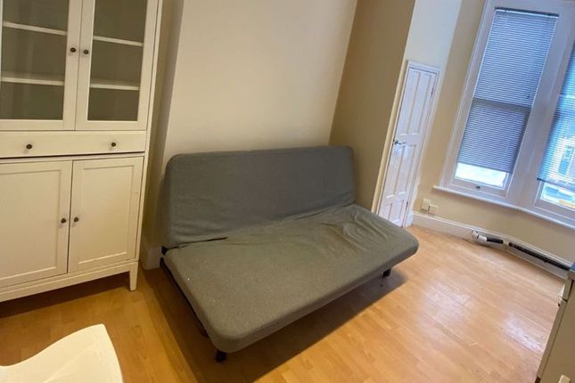 Thumbnail Room to rent in Buckley Road, London