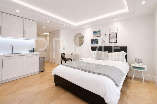 Studio flat on 37, Wren House, London, £900,000