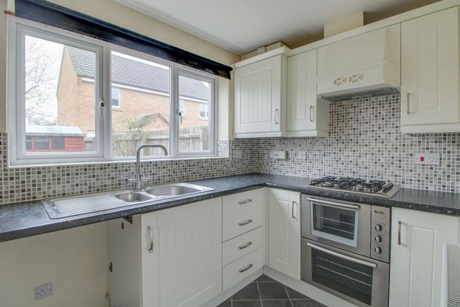 97 Heron Croft, Ely photo 5