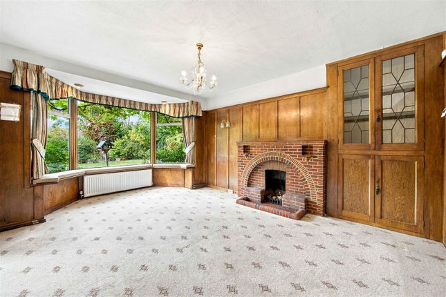 2, Highfield Drive, Uxbridge photo 4