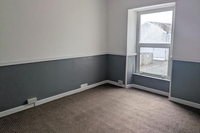 13b Glanmor Road, Llanelli photo 4