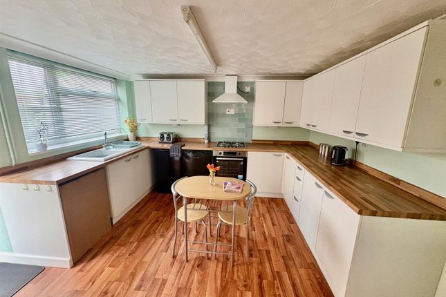 34, Eastgate, Peterborough photo 2