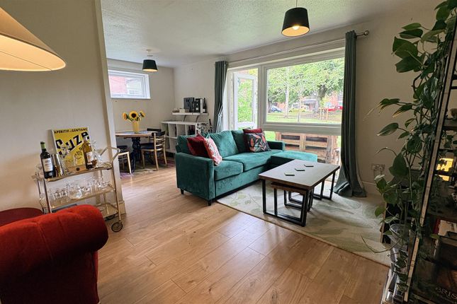 Flat 10, Stanley Court, Wake Green Park, Birmingham photo 2
