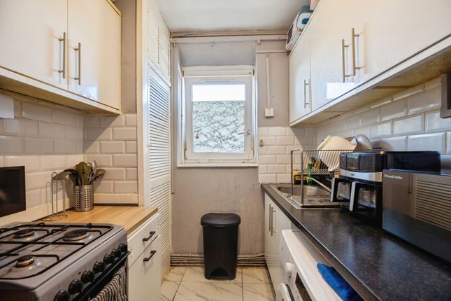 Flat 44 Acworth House,, Barnfield Road, London photo 4