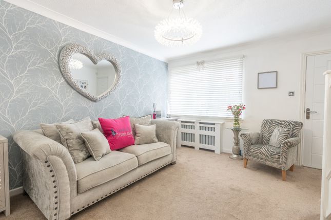 47 Girvan Crescent, Chapelhall, Airdrie photo 2