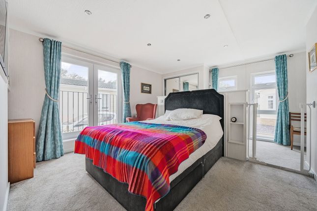 Oakwood Court,2 The Pines, Hogmoor Road, Bordon photo 4