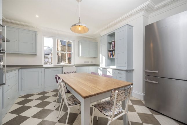 31c, Conway Street, London photo 4