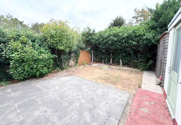 6 Rowe Avenue, PETERBOROUGH photo 4