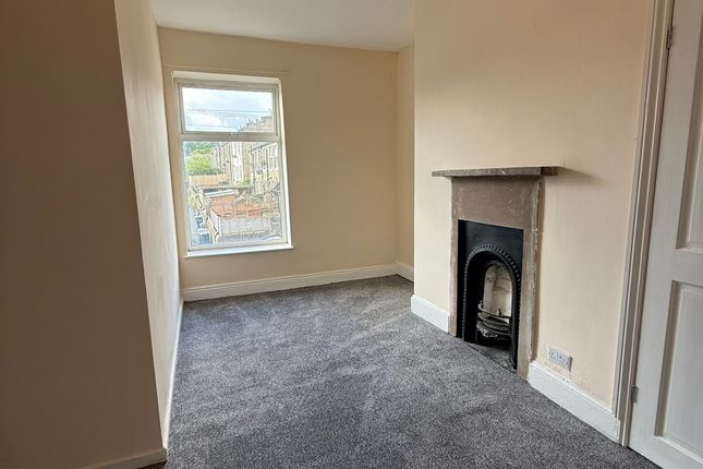 216, Bradford Road, Bradford photo 5