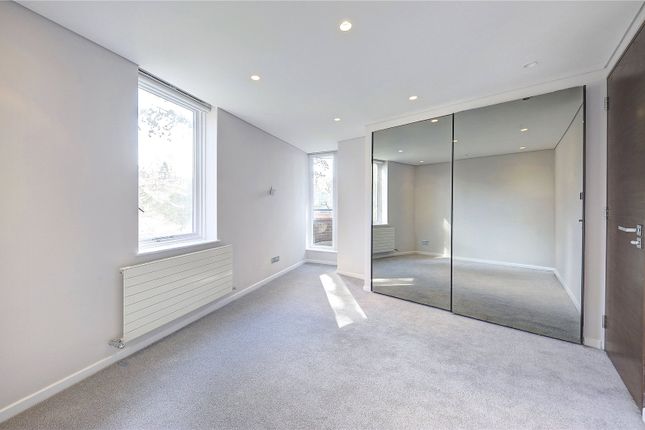Flat 3, Savoy Court,, Firecrest Drive, London photo 4