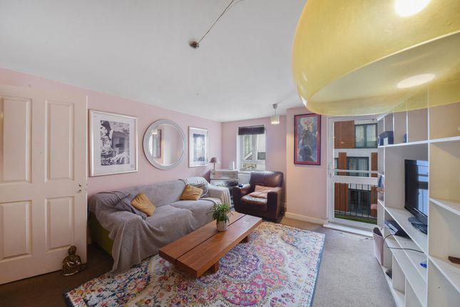 2-bed flat on 24, Wesley Apartments, 202, Wandsworth Road, Nine Elms, £420,000