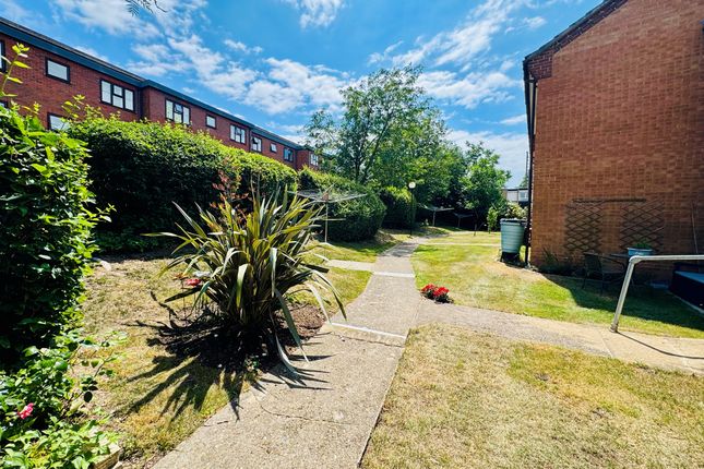 6, Kimbolton Court, Peterborough photo 3