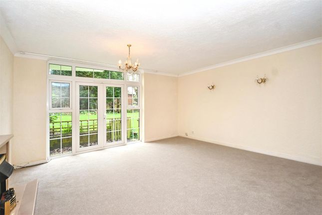 30, The Lawns, St. Marys Close, Willingdon photo 5
