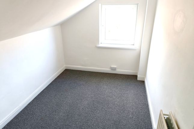 Terraced house to rent in Convamore Road, Grimsby, North Lincolnshire