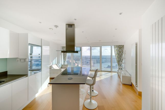 Apt 4201, Arena Tower, London photo 2