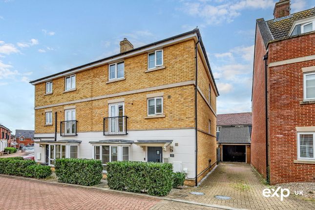 Town house for sale in College Lane, Dunton Fields, Laindon