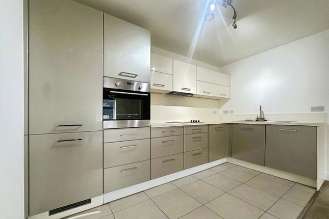5, Whitton House, Wokingham photo 3