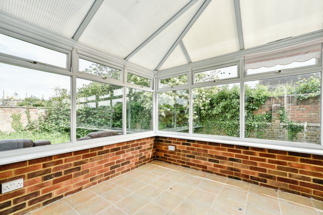 11, Turner Close, Salisbury photo 4