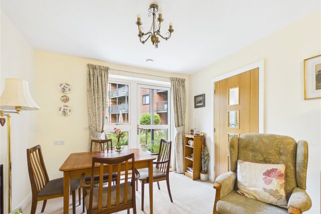 5, Magpie Court, Hanham photo 2