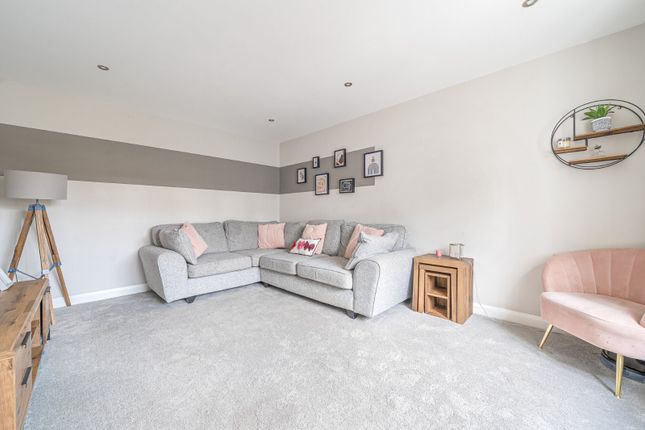 Holmwood, 21, Howard Road, Beaconsfield photo 3