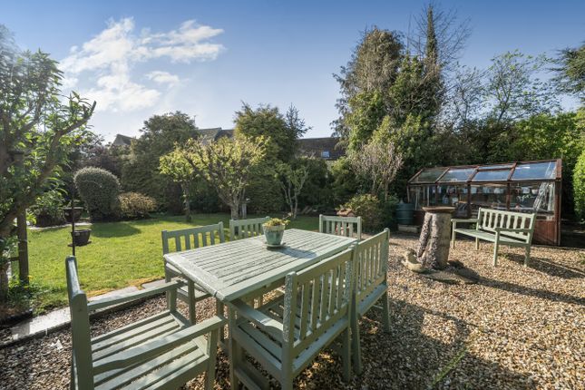 4, Folly View Crescent, Faringdon photo 2