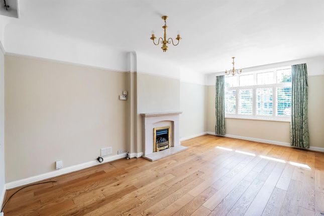 236, Lower Road, Bookham photo 4