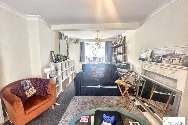 3 Islwyn Terrace, Tredegar photo 2