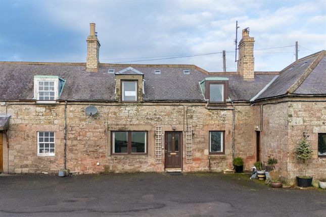 2 Maines Farm Cottage, Chirnside photo 2