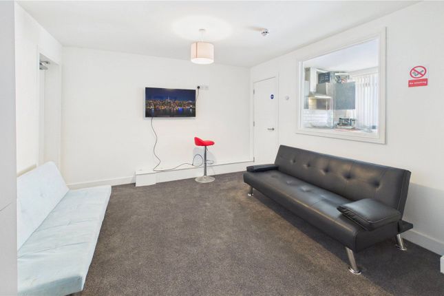 Room 6, 11, Palm Street, Middlesbrough photo 2