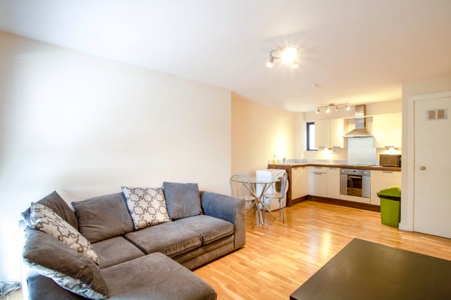 Flat to rent in The Chandlers, Leeds