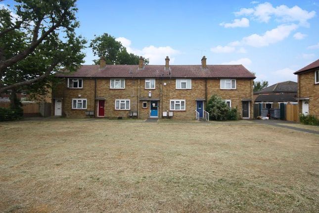 Flat for sale in Hornbeam Road, Yeading, Hayes