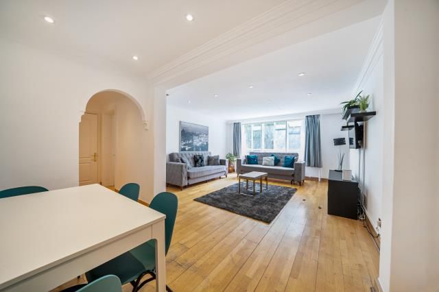 Flat 4, 4-5, Hyde Park Place, London, W2 2LH, London photo 4
