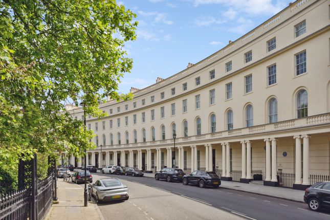 Thumbnail Flat to rent in Park Crescent, Marylebone