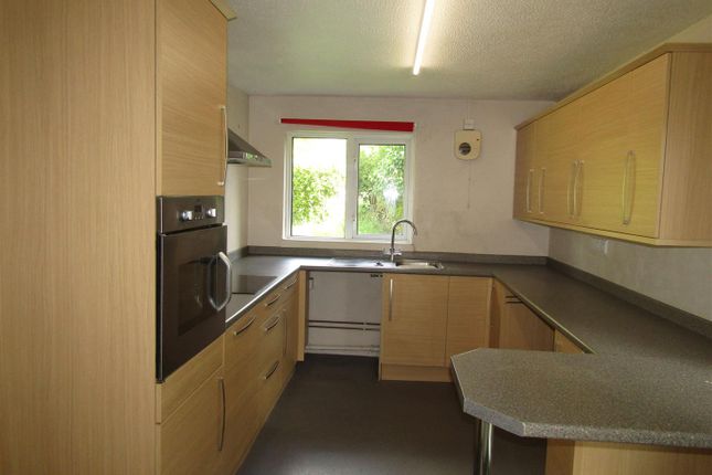 Abbeville Close, Exeter photo 2