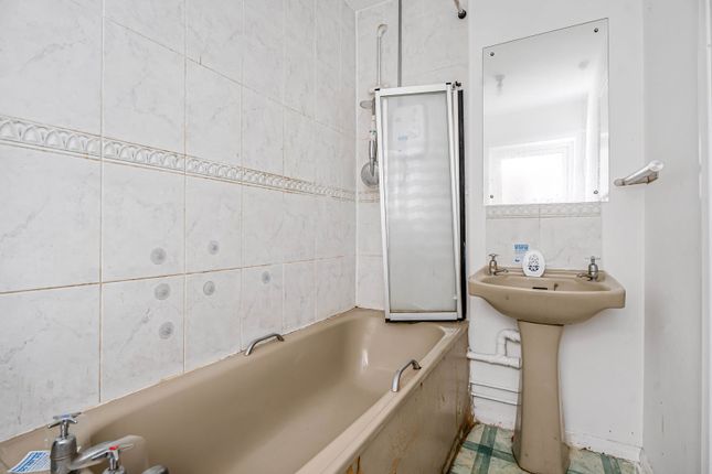 Flat 15, Beaumont Court, 5, Streatham Place, London photo 4