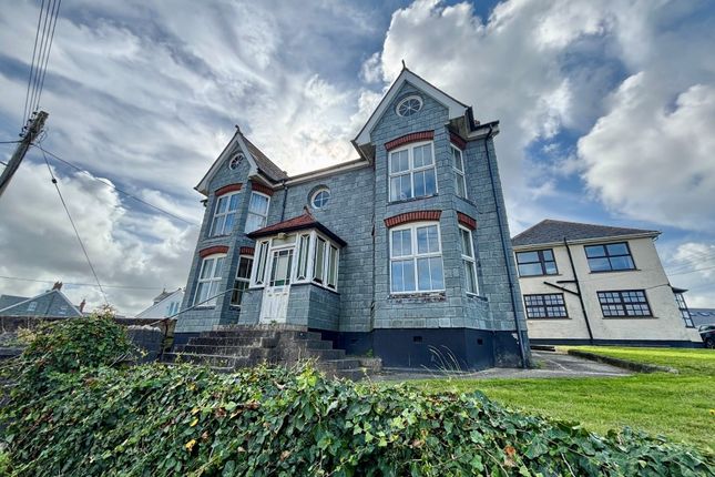 6-bed detached on 5 New Road, Port Isaac, £295,000