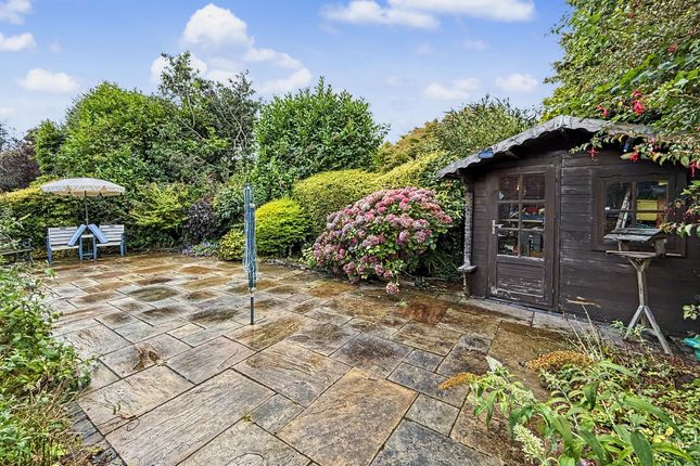 12 Ferndale Avenue, Manchester photo 4