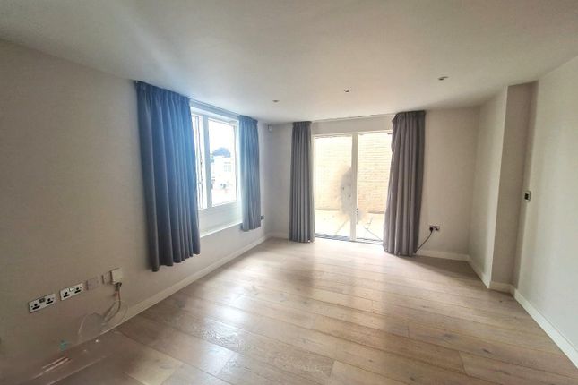 Flat, 7, St Cuthberts House, Havannah Street, London photo 4