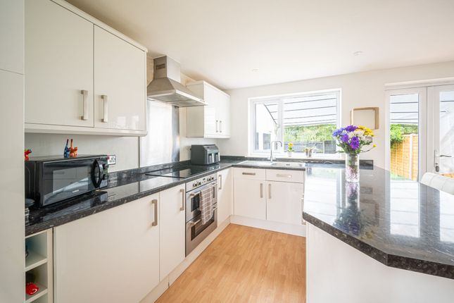 5 Salcombe Close, Eastleigh photo 4