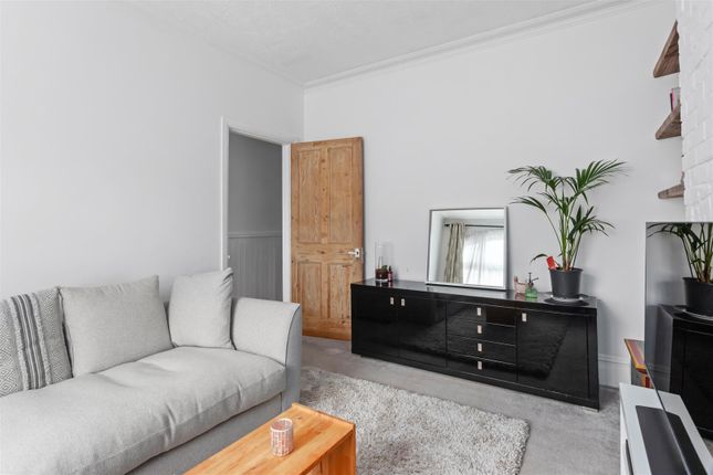 Thumbnail Flat for sale in Kingston Road, London