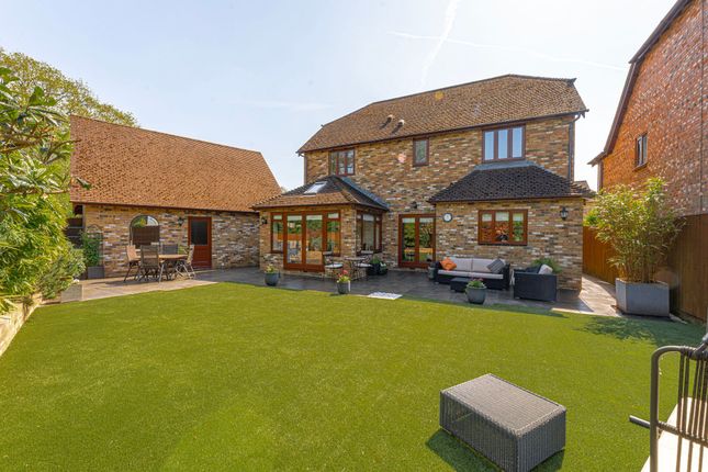 23 Afon Gardens, Newport photo 4