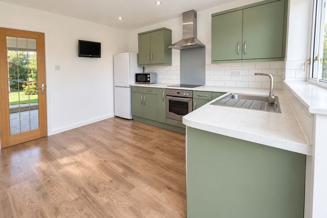 30a Compton Crescent, Ferndown photo 3