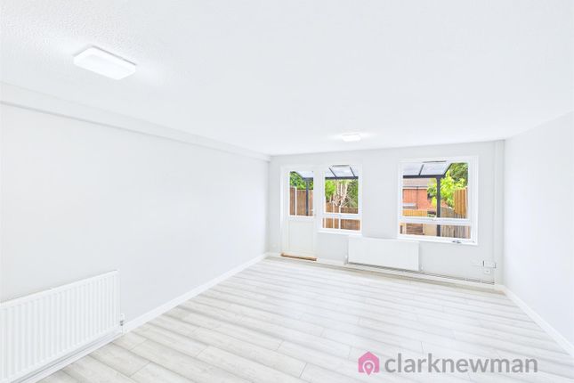 70, Madells, Epping photo 2