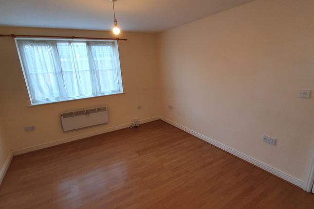 Flat 4, STOURBRIDGE photo 3
