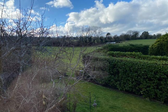 55, Strathcona Avenue, Leatherhead photo 2