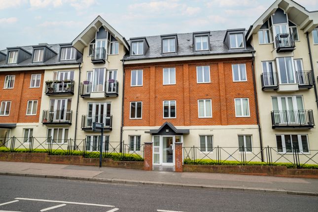 Thumbnail Flat to rent in London Road, St. Albans, Hertfordshire