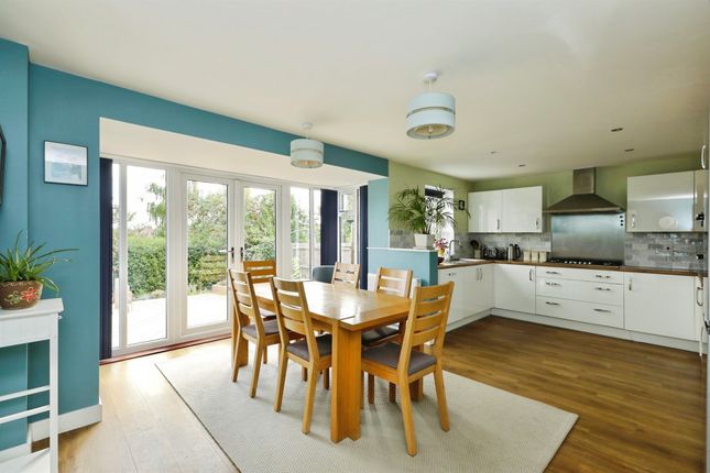 37, Henry Close, Worksop photo 4