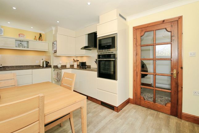 12, Adelaide Place, March photo 2