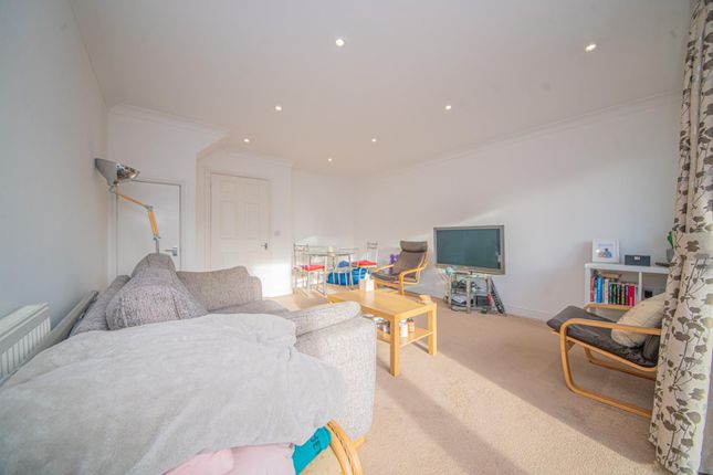 195b, Chestnut Avenue, Eastleigh photo 3