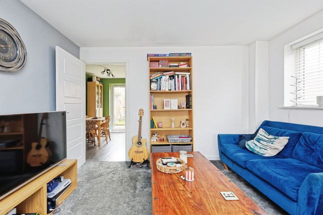 9, Harrison Road, Canterbury photo 3